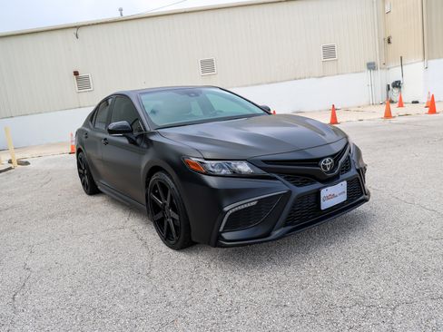 Used 2024 Toyota Camry SE FWD image 5