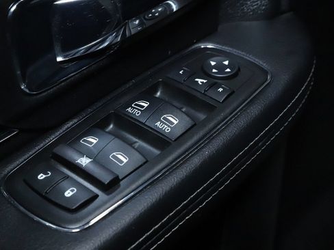 Used 2015 RAM 3500 Laramie w/ Convenience Group AWD/4WD image 17