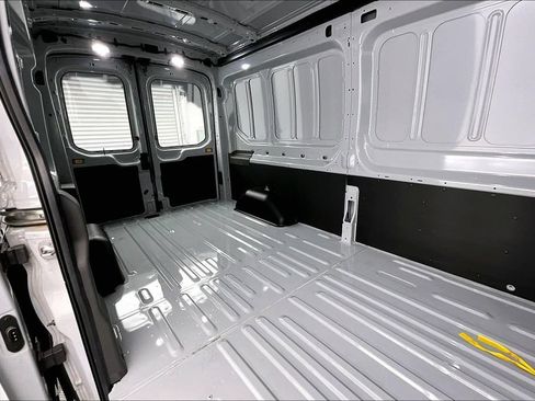 New 2023 Ford E-Transit Medium Roof RWD image 10