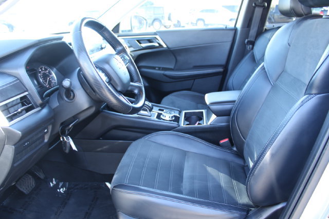 Used 2024 Mitsubishi Outlander SE AWD/4WD image 31