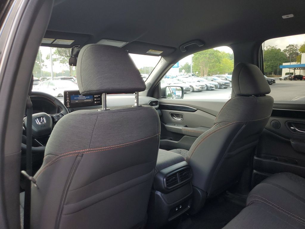 New 2026 Honda Pilot Sport image 11