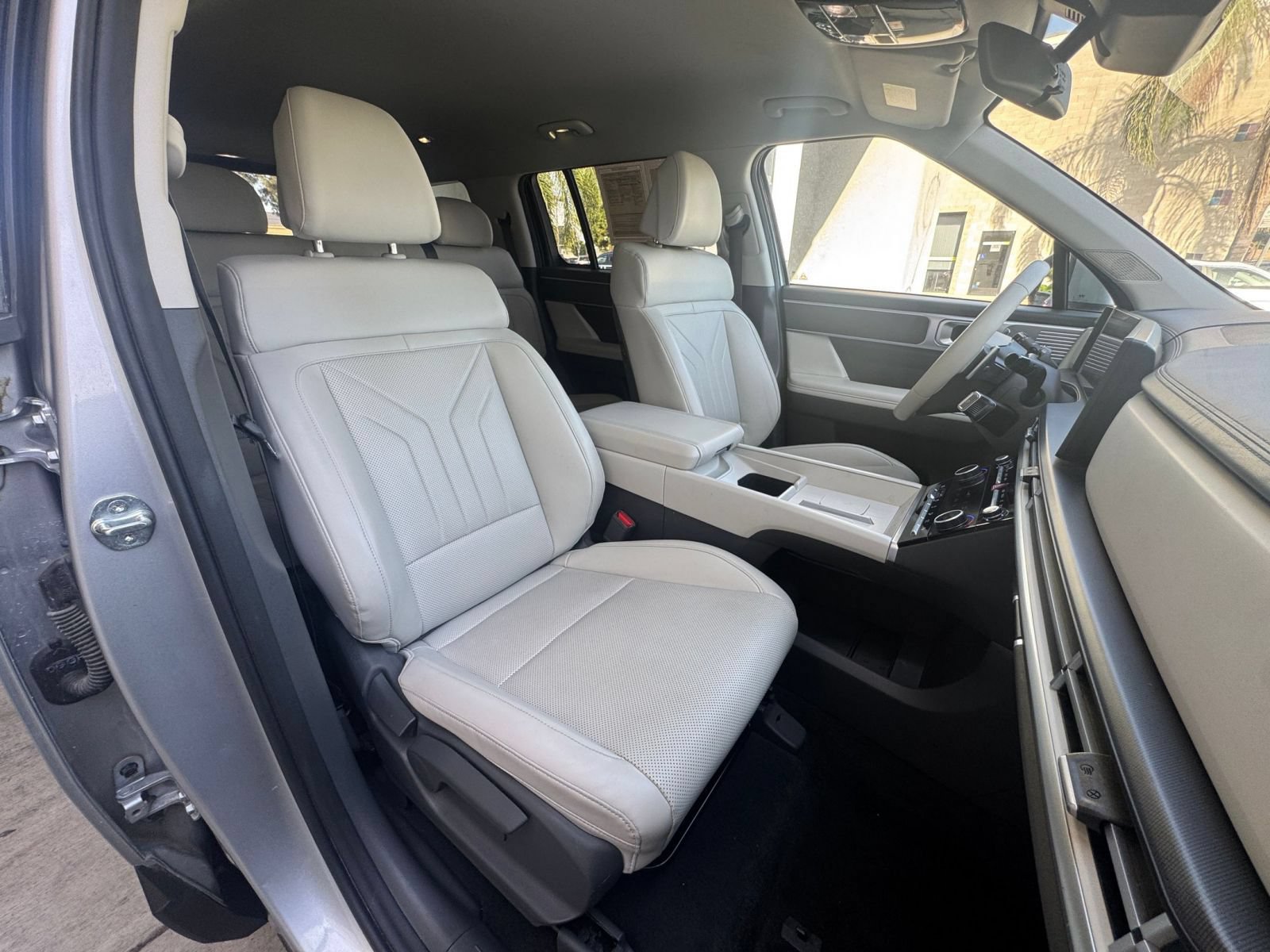 Used 2025 Hyundai Santa Fe SEL AWD/4WD image 38