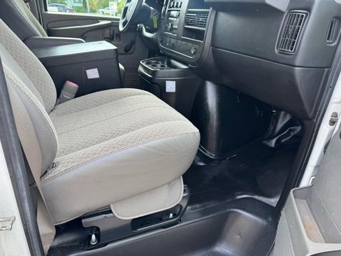 Used 2012 Chevrolet Express 2500 RWD image 14
