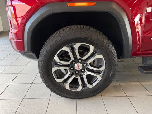 Certified 2024 GMC Canyon AT4 w/ AT4 Premium Package AWD/4WD image 27