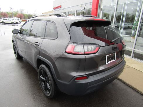 Used 2019 Jeep Cherokee Latitude Plus image 9