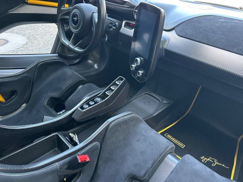 Used 2019 McLaren Senna RWD image 16