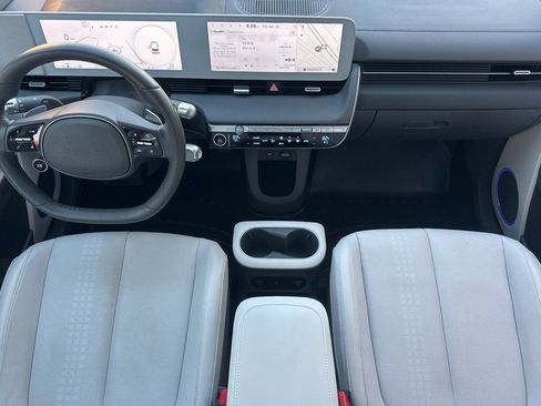 Used 2024 Hyundai Ioniq 5 Limited image 13