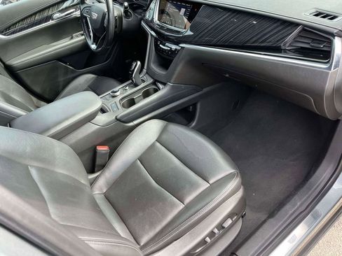 Used 2023 Cadillac XT6 Premium Luxury FWD image 11