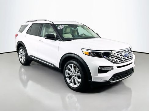 Used 2023 Ford Explorer Platinum w/ Technology Package AWD/4WD image 2