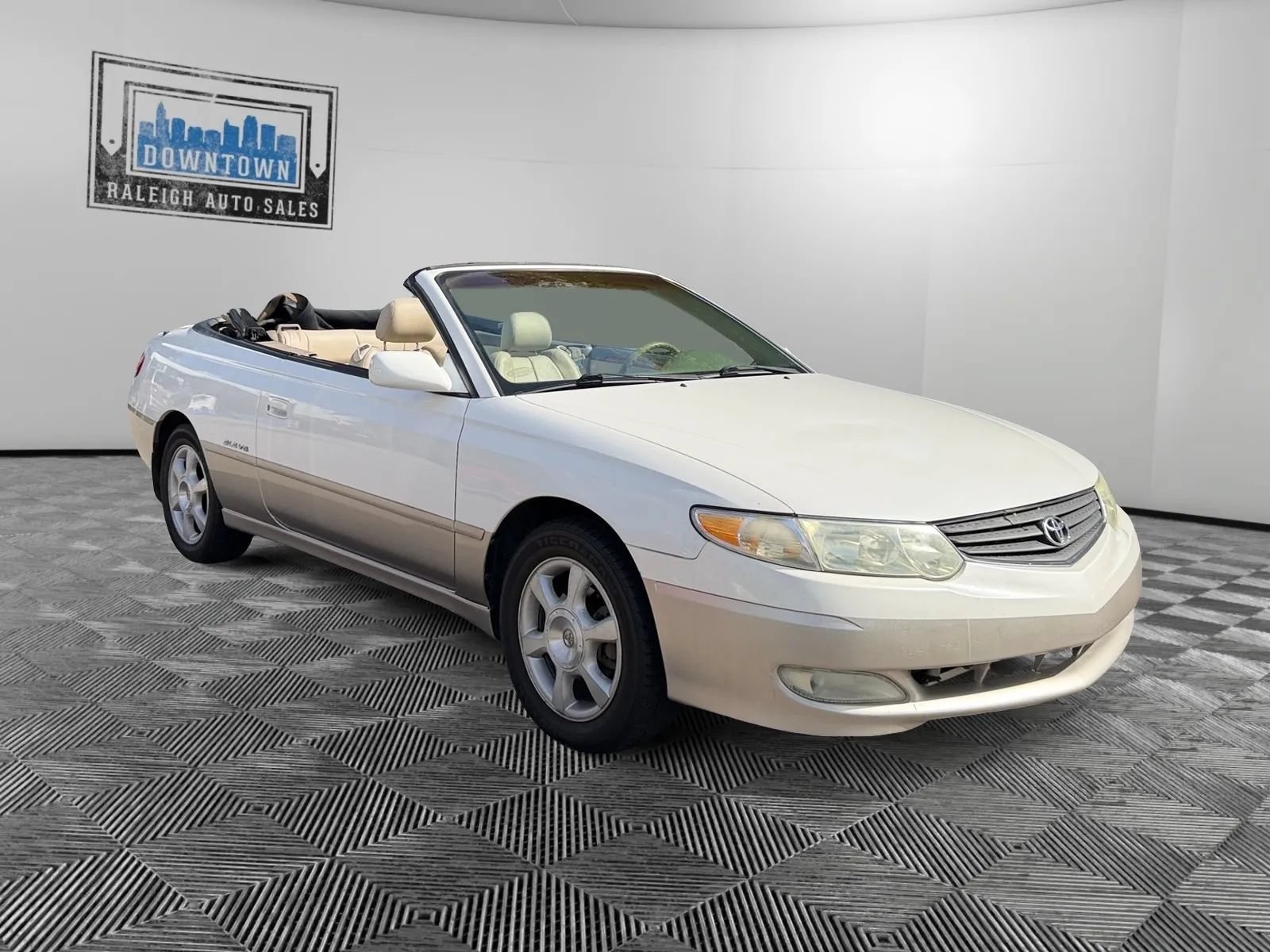 Used 2002 Toyota Solara SLE FWD image 4