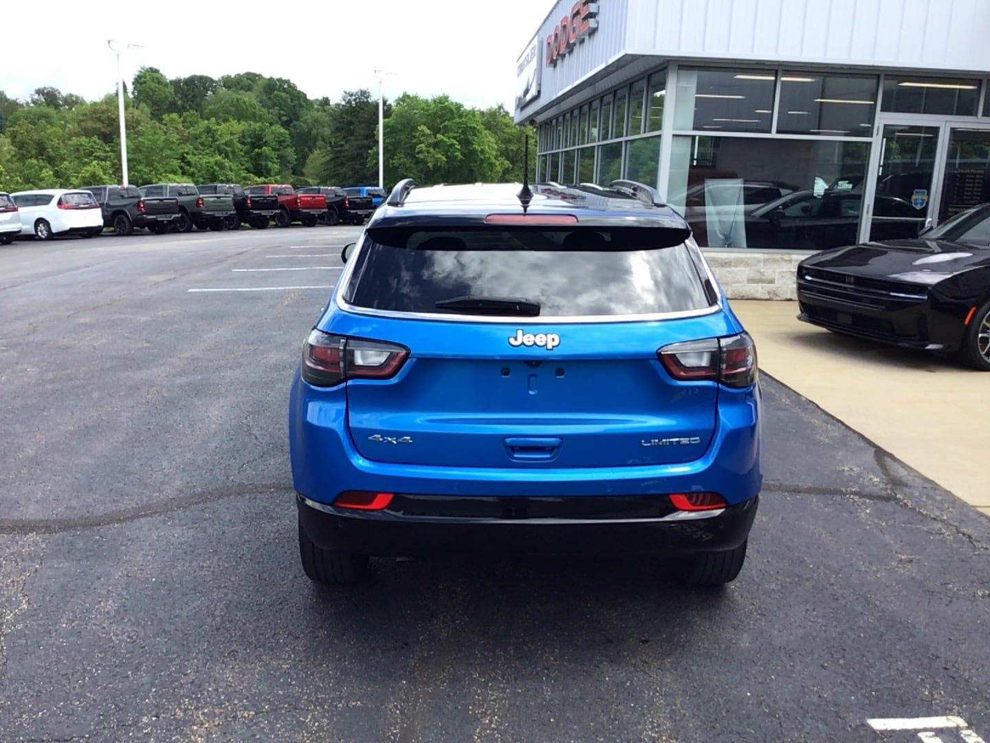 Certified 2025 Jeep Compass Limited w/ Elite Group AWD/4WD image 4