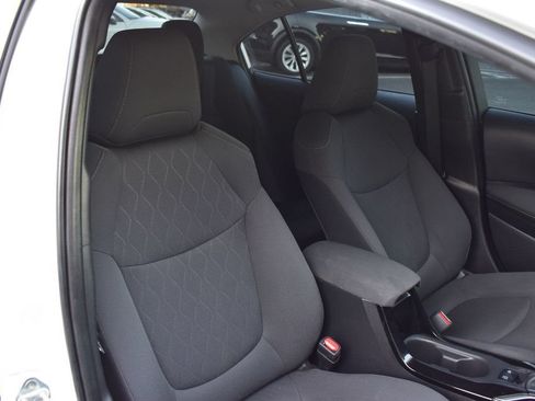 Used 2021 Toyota Corolla LE FWD image 18