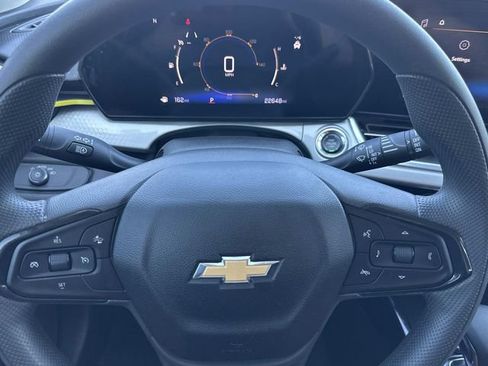 Used 2024 Chevrolet Trax LT FWD image 32
