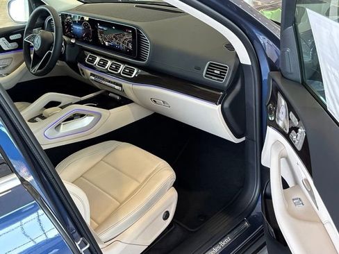 New 2026 Mercedes-Benz GLS 450 4MATIC image 32