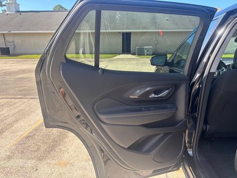 Used 2024 GMC Terrain SLE FWD image 15