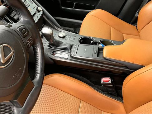 Used 2022 Lexus IS 300 RWD image 18