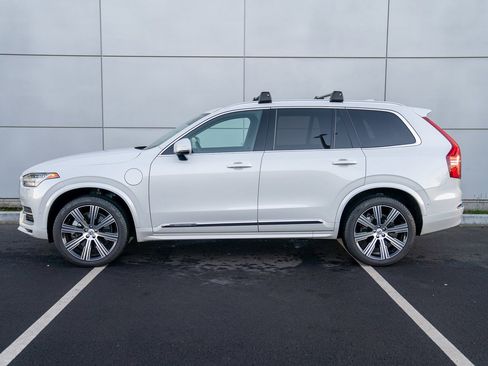 Used 2024 Volvo XC90 T8 Plus w/ Protection Package Premier image 2