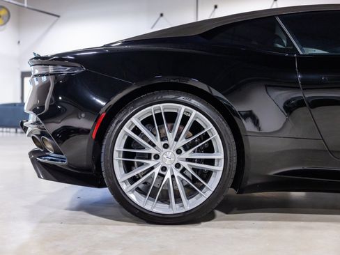 Used 2022 Aston Martin DBS Superleggera RWD image 29