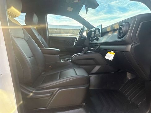 Used 2023 Chevrolet Colorado W/T image 14