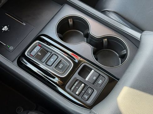 Used 2025 Honda Pilot EX-L image 12