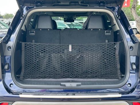 New 2026 Toyota Highlander Platinum AWD/4WD image 16
