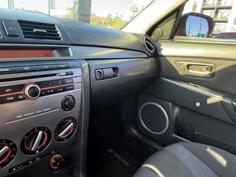 Used 2007 MAZDA MAZDA3 s Touring FWD image 23