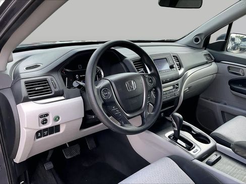 Used 2017 Honda Ridgeline RTS image 17