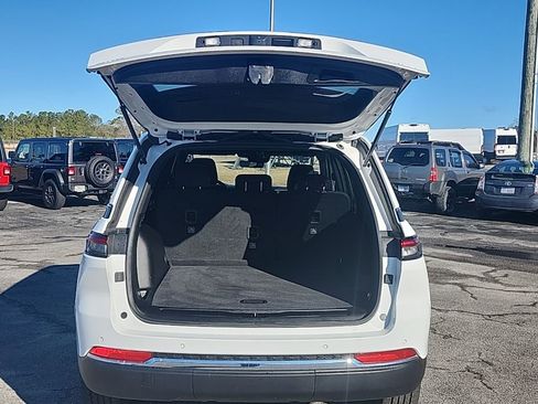 Certified 2025 Jeep Grand Cherokee Laredo image 23