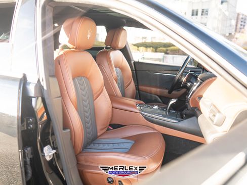 Used 2019 Maserati Levante S GranLusso image 17