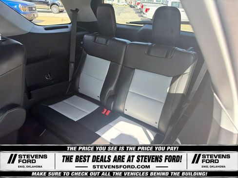 Used 2023 Ford Explorer XLT w/ Equipment Group 202A AWD/4WD image 36