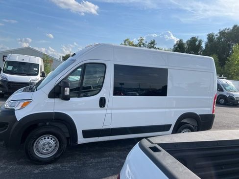 Used 2025 RAM ProMaster 1500 w/ Crew Van Package image 2