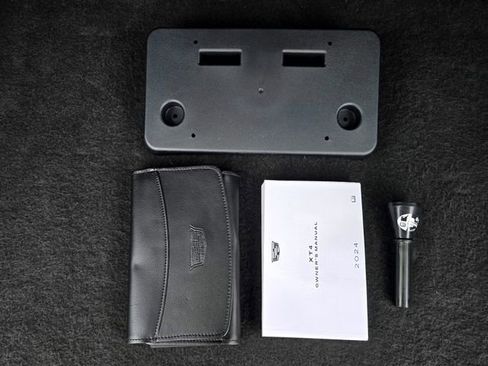 Used 2024 Cadillac XT4 Premium Luxury image 30