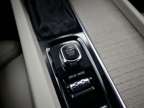 Used 2020 Volvo XC60 T5 Inscription w/ Protection Package Premier image 23