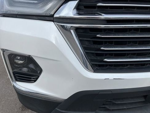 Used 2022 Chevrolet Traverse LT w/ LT Premium Package AWD/4WD image 2