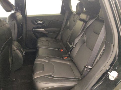 Used 2022 Jeep Cherokee Latitude Lux FWD image 18