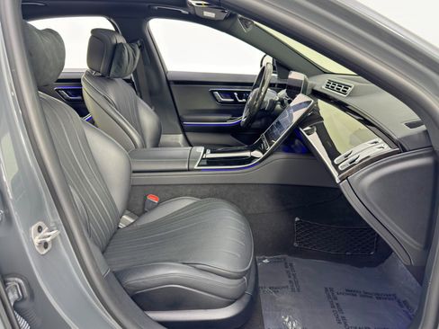 Used 2023 Mercedes-Benz S 500 4MATIC w/ AMG Line image 16
