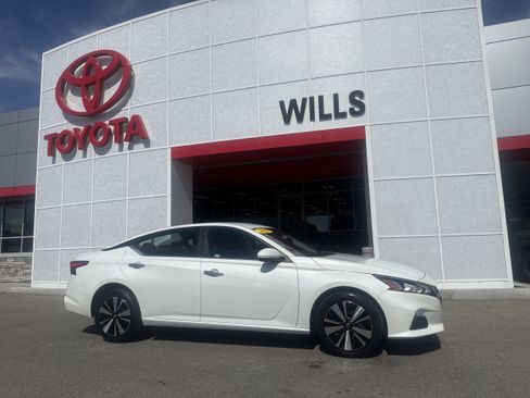 Used 2022 Nissan Altima 2.5 SV AWD/4WD image 1