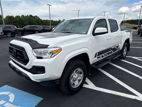 Used 2023 Toyota Tacoma SR AWD/4WD image 4
