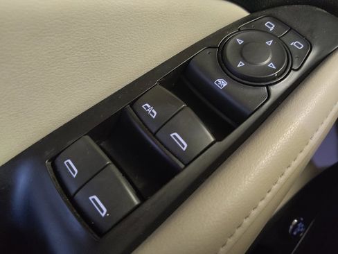 Used 2018 Buick Enclave Essence FWD image 27