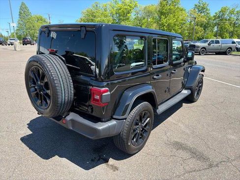 Certified 2025 Jeep Wrangler Unlimited Sahara AWD/4WD image 3