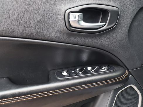 Used 2020 Jeep Compass Limited FWD image 37