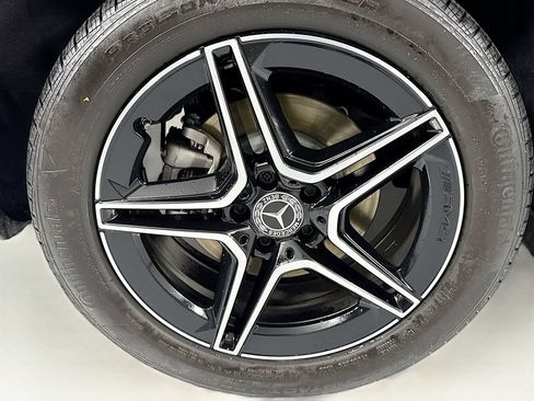 Used 2024 Mercedes-Benz GLB 250 image 33