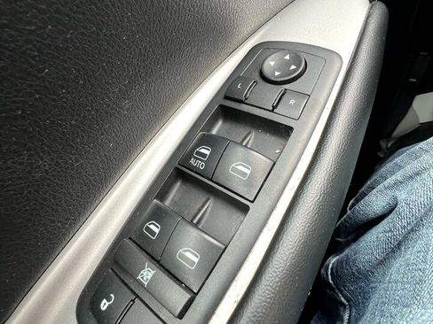 Used 2017 Dodge Journey SE image 22