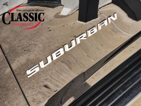 Used 2025 Chevrolet Suburban LS image 13