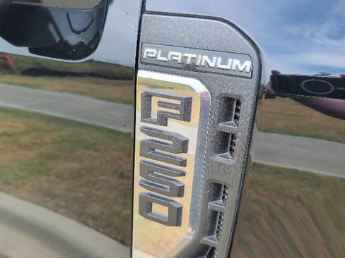 Used 2024 Ford F250 Platinum AWD/4WD image 9
