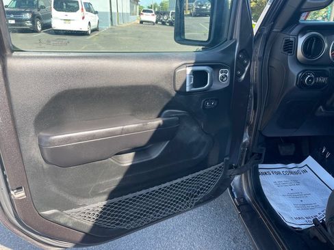 Used 2020 Jeep Wrangler Unlimited Sport S AWD/4WD image 16