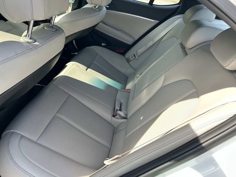 Used 2022 Genesis G70 2.0T RWD image 19