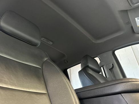 Used 2021 Chevrolet Silverado 1500 LT Trail Boss w/ Convenience Package II AWD/4WD image 16