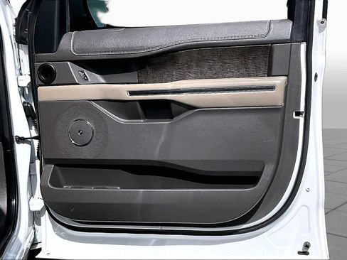 Used 2021 Ford Expedition Limited RWD image 27