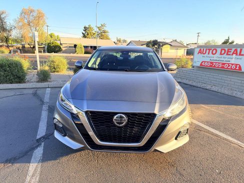 Used 2022 Nissan Altima 2.5 SV FWD image 2